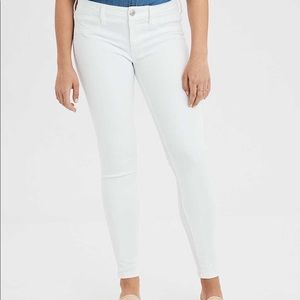 American Eagle Outfitters Super Stretch Low-Rise Jegging in White